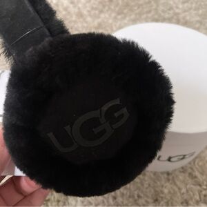 UGG AUSTRALIA BLACK Logo Embroidered Shearling EARMUFFS, NWT,  Box Included